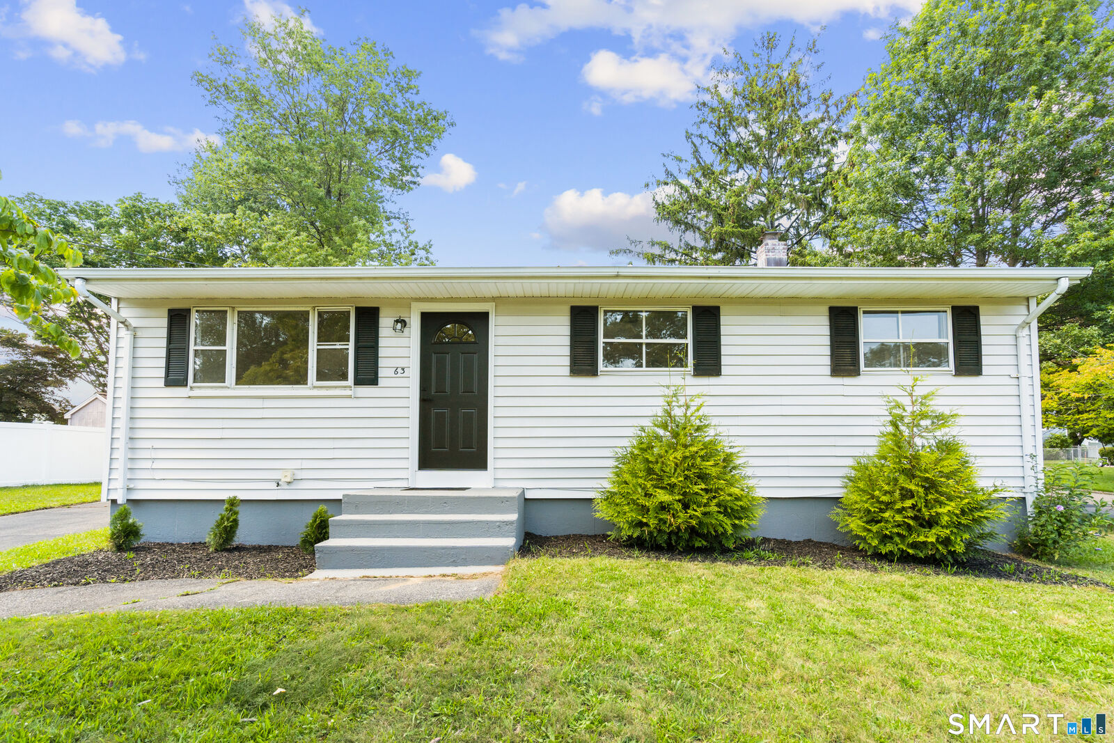Property Photo:  63 Eileen Road  CT 06516 