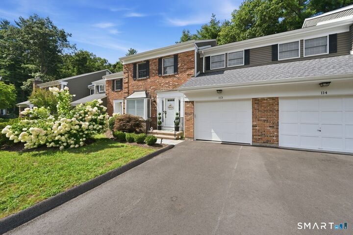 Property Photo:  113 Tunxis Village 113  CT 06032 