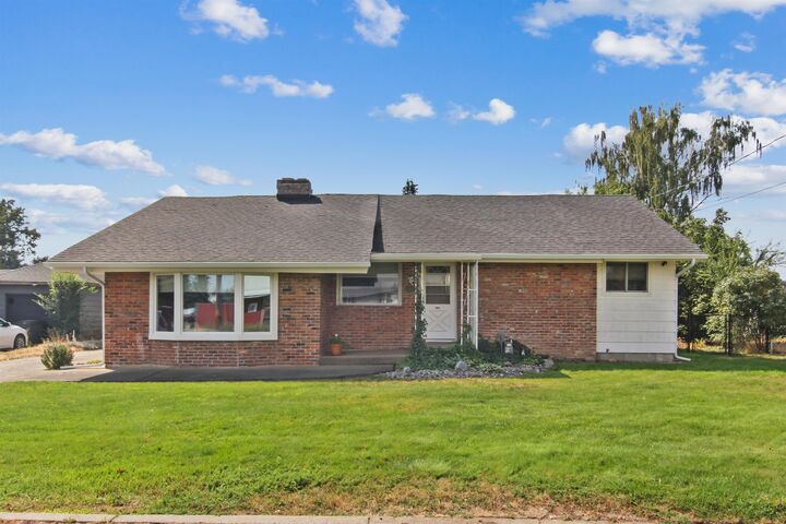 Property Photo: 9722 E Valleyway Ave WA 99206