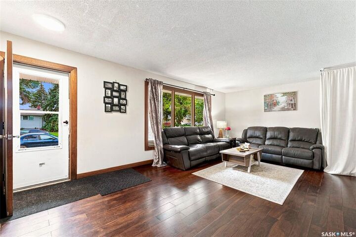 Property Photo:  75 Cannon Street  SK S4N 1L9 
