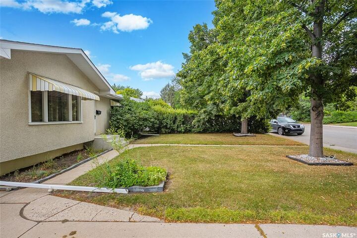 Property Photo: 1903 Wilson Crescent SK S7J 2N8