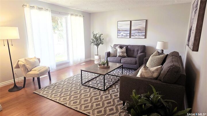 Property Photo:  142 Blake Place  SK S7M 4C1 