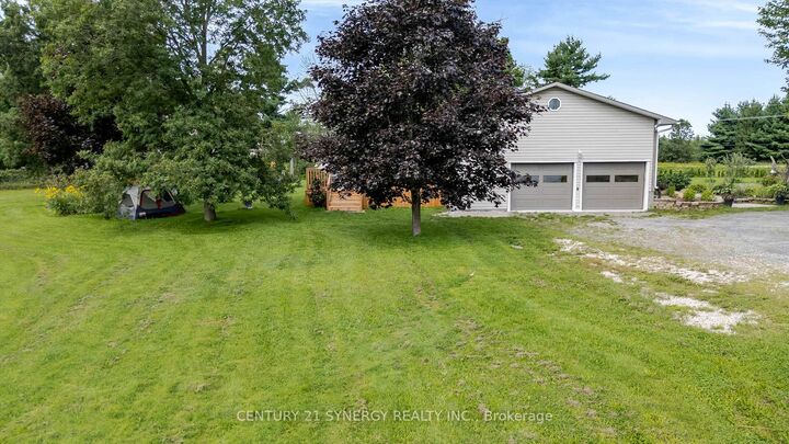 Photo de la propriété:  677 Bowes Side Road  ON K7H 3C6 