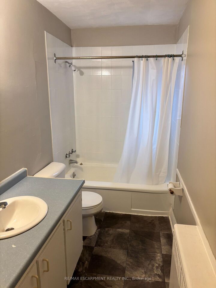 Property Photo:  5473 Ontario Avenue 5  ON L2E 3S4 