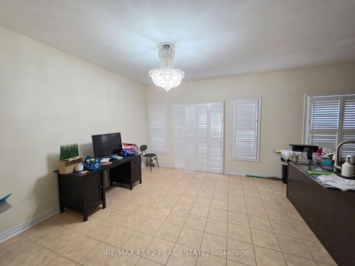 Property Photo:  1601 Dusty Drive Upper  ON L1X 0C9 
