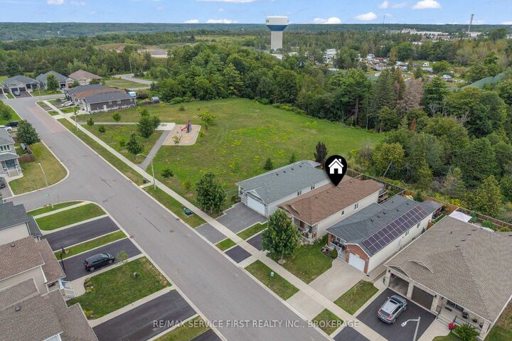 Property Photo:  1604 Jade Avenue  ON K7P 0M1 