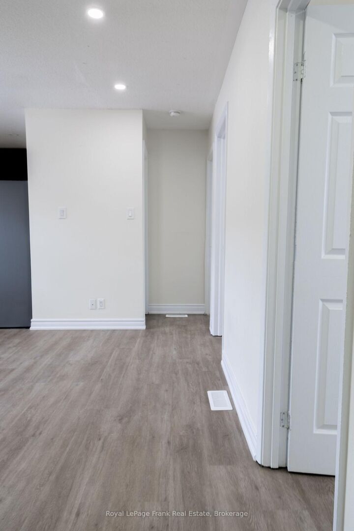 Property Photo:  84 Mary Street W 3  ON K9V 5G3 