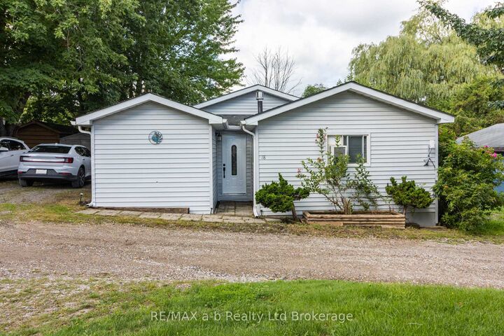 596101 Highway 59 18 Tropicana Crescent — photo 1