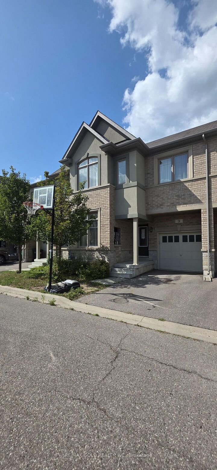 9 Oliana Way — photo 1