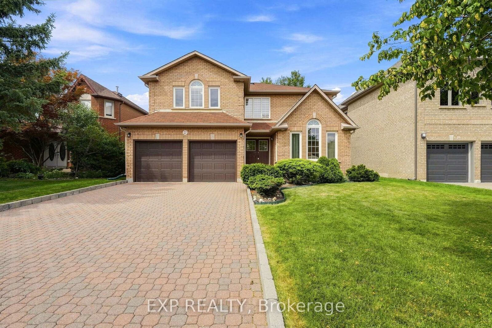 Property Photo: 21 Cantex Court ON L4S 1B1