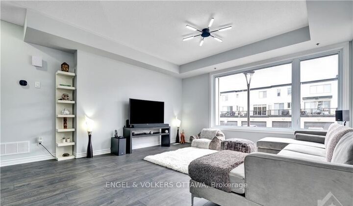 Property Photo:  569 Ozawa Private 13  ON K1K 4Z9 