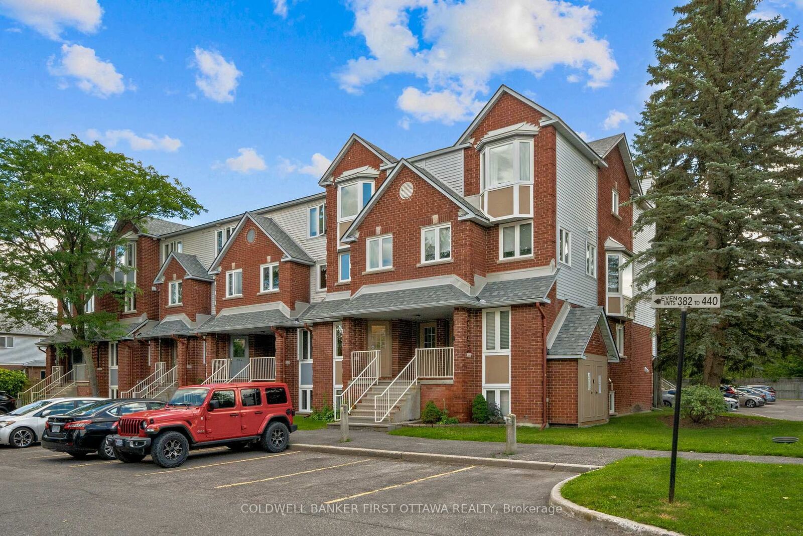 Property Photo:  386 Briston Private  ON K1G 5R3 