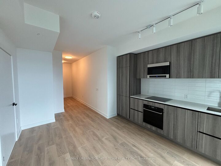 Property Photo:  117 Broadway Avenue 3012  ON M4P 1V3 