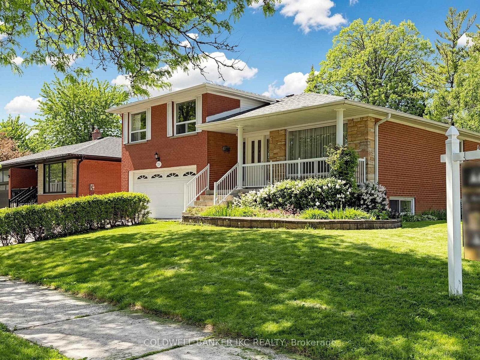 Property Photo: 2220 Springfield Court ON L5K 1V2