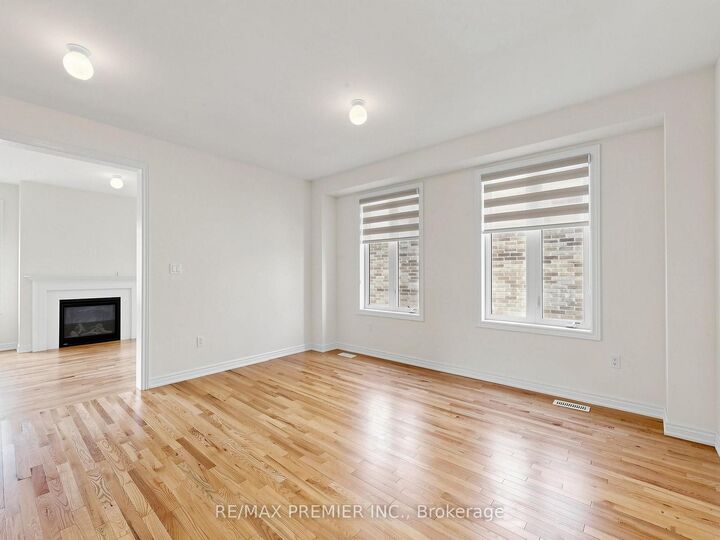 Property Photo:  380 Leanne Lane  ON L9V 3Y6 