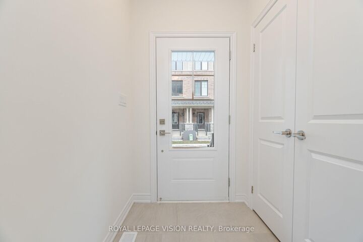 Property Photo:  61 Folcroft Street  ON L6Y 6L3 