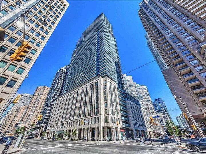 955 Bay Street 2707 — photo 1