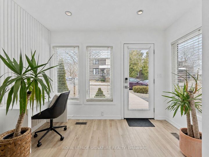 Property Photo:  28 Minto Street  ON M4L 1B6 