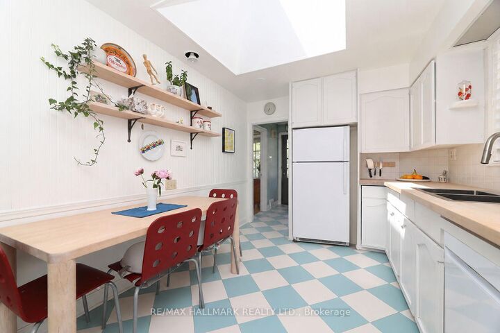 Property Photo:  33 Stag Hill Drive  ON M4B 1K8 