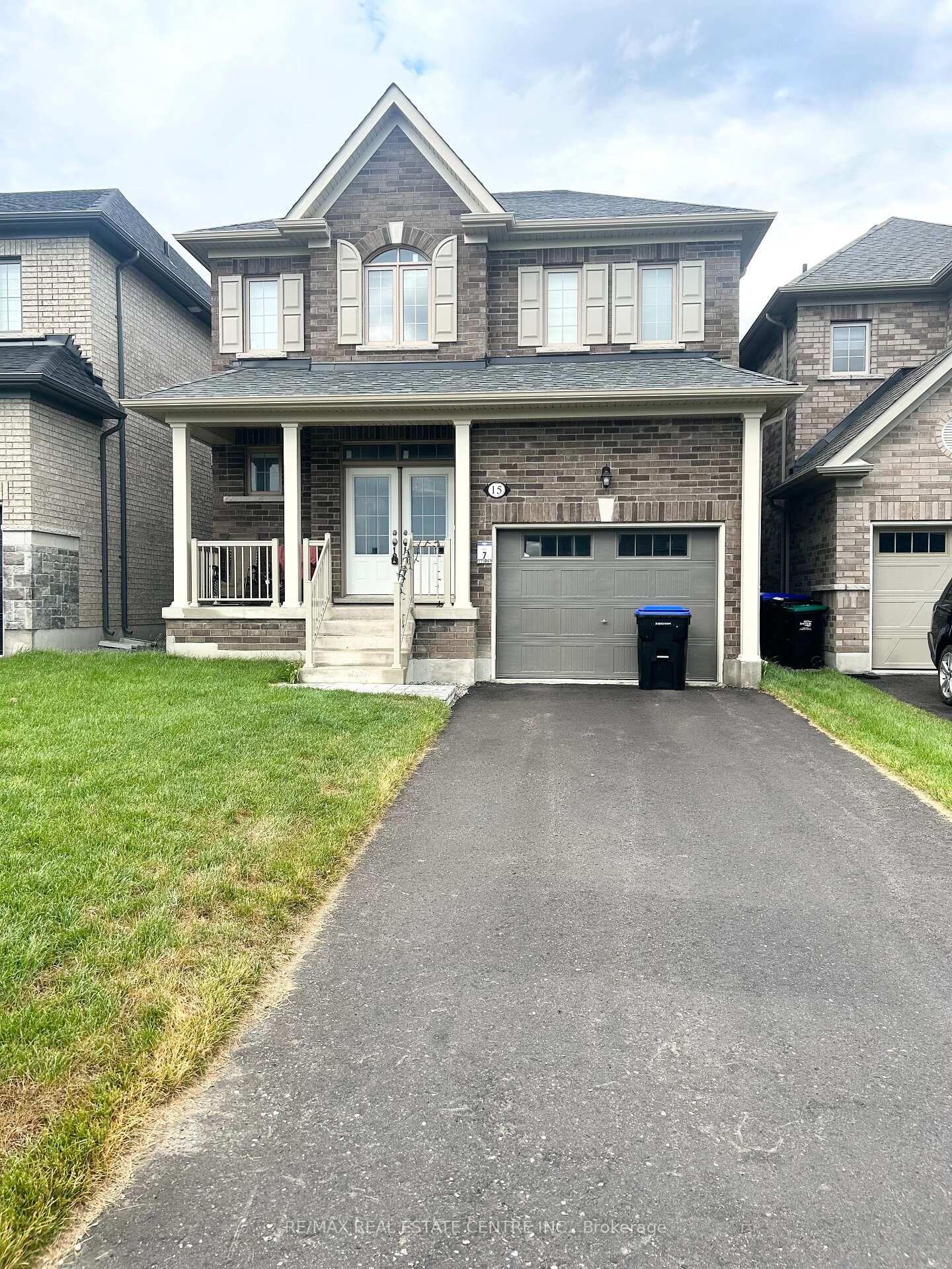Property Photo:  15 Lawrence D. Pridham Avenue  ON L9R 0X1 