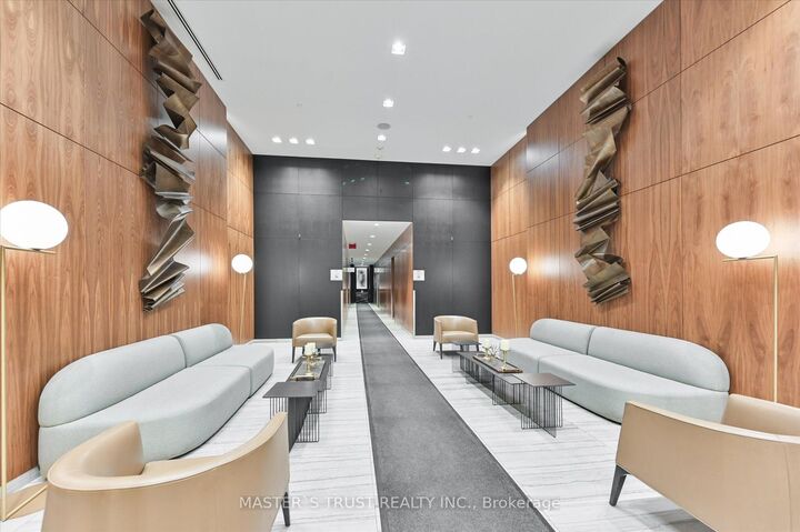 Property Photo: 8 Eglinton Avenue E Ph 5801 ON M4P 0C1