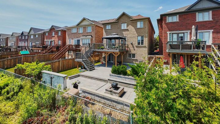 Property Photo: 2549 Snow Knight Drive ON L1L 0K2