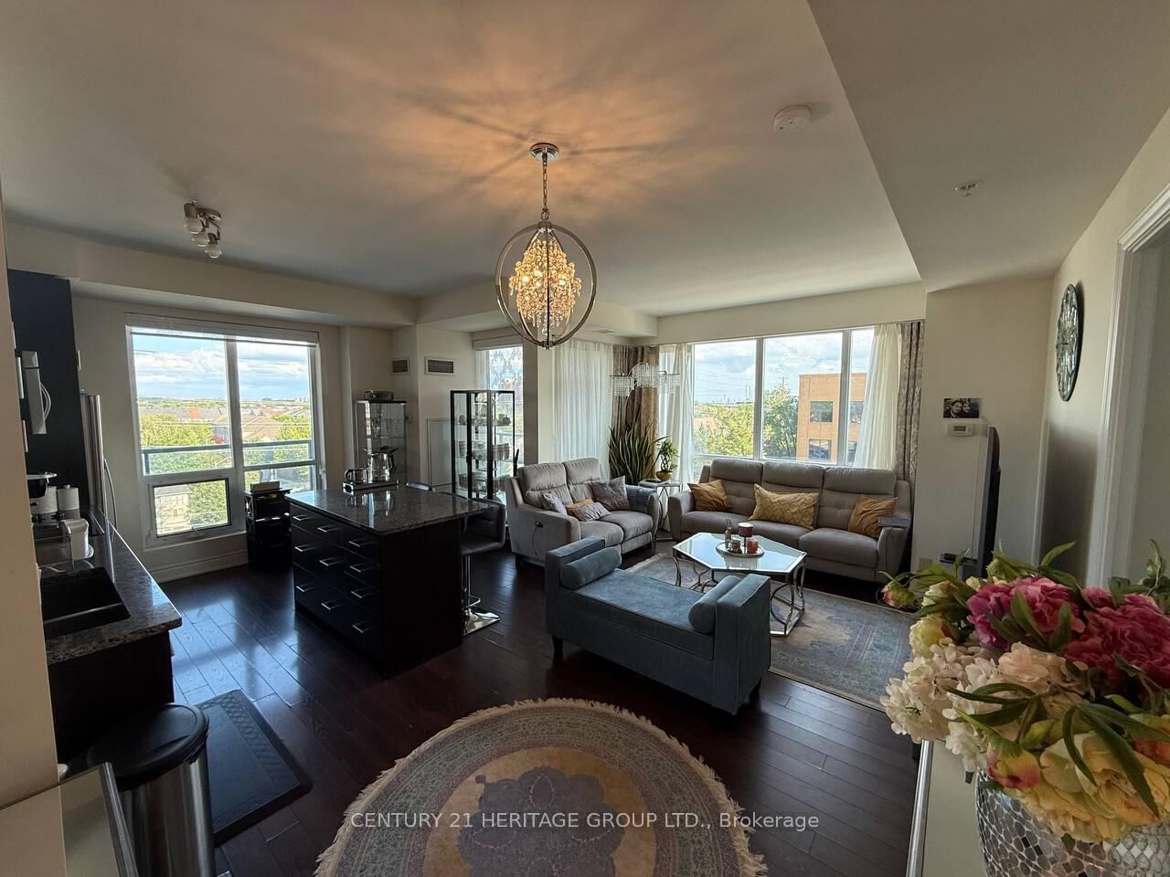 Property Photo:  9088 Yonge Street 608A  ON L4C 6Z9 