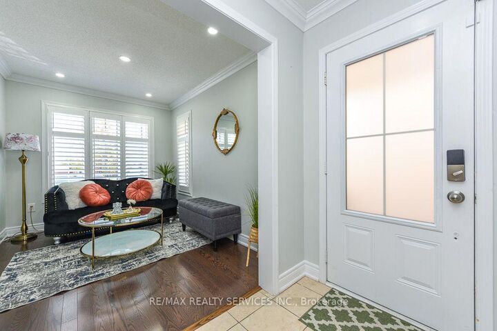 Property Photo:  22 Robert Parkinson Drive W  ON L7A 0Y3 