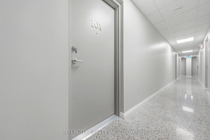 Property Photo:  91 Wentworth Street S 1  ON L8N 2Y9 