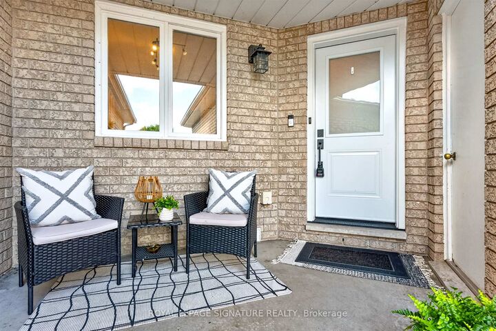 Property Photo: 1373 Treeland Street ON L7R 4P4