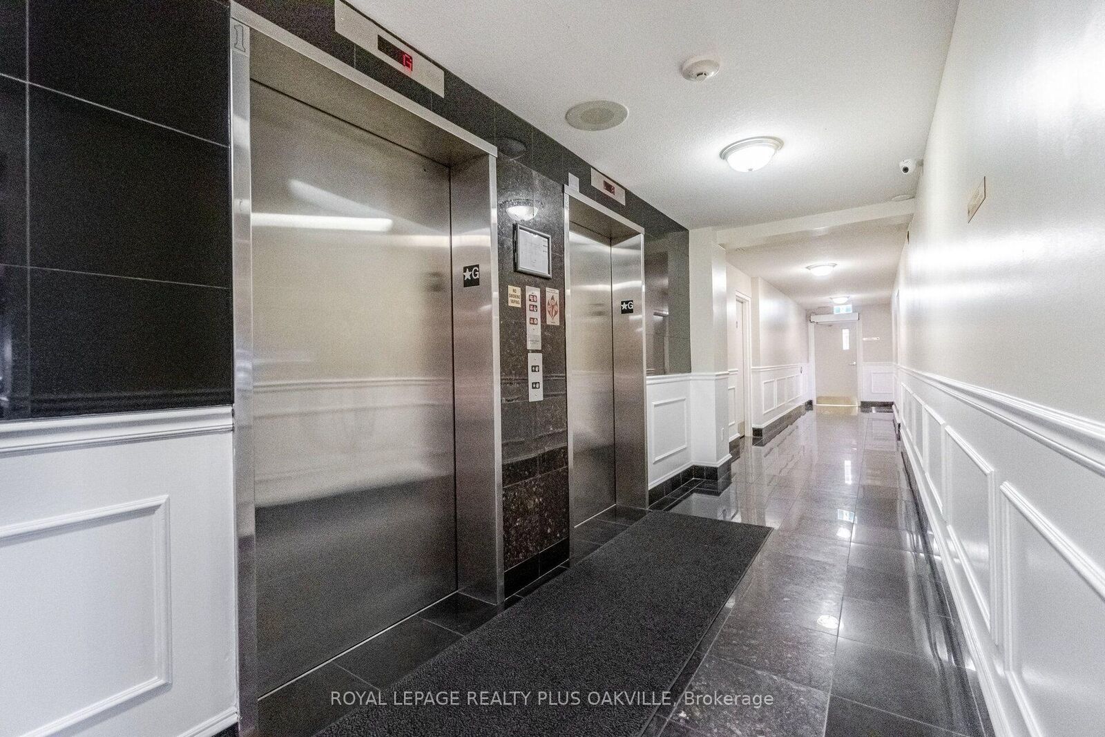 Property Photo: 1998 Ironstone Drive 601 ON L7L 7P7