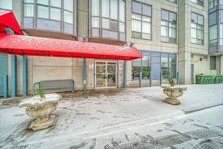 Property Photo:  1470 Midland Avenue 1802  ON M1P 4Z4 