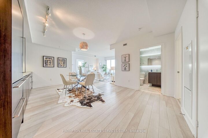 Property Photo: 115 McMahon Drive 2511 ON M2K 0E3