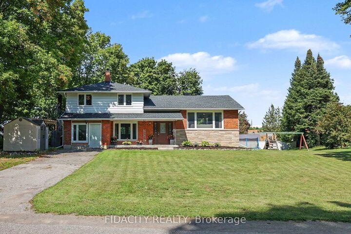 Property Photo: 176 Doe Road ON K7C 3P2