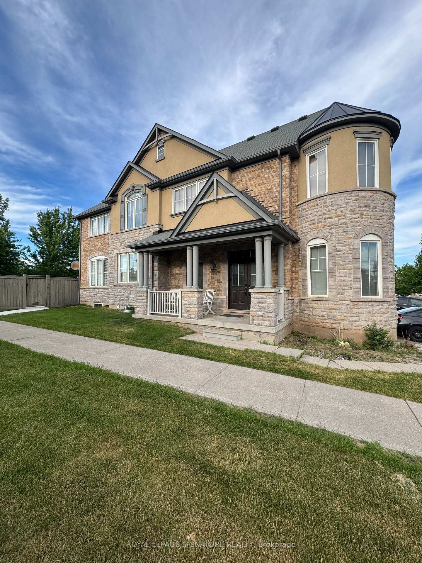 Property Photo:  301 Peregrine Way Basement-B  ON L9T 7N6 