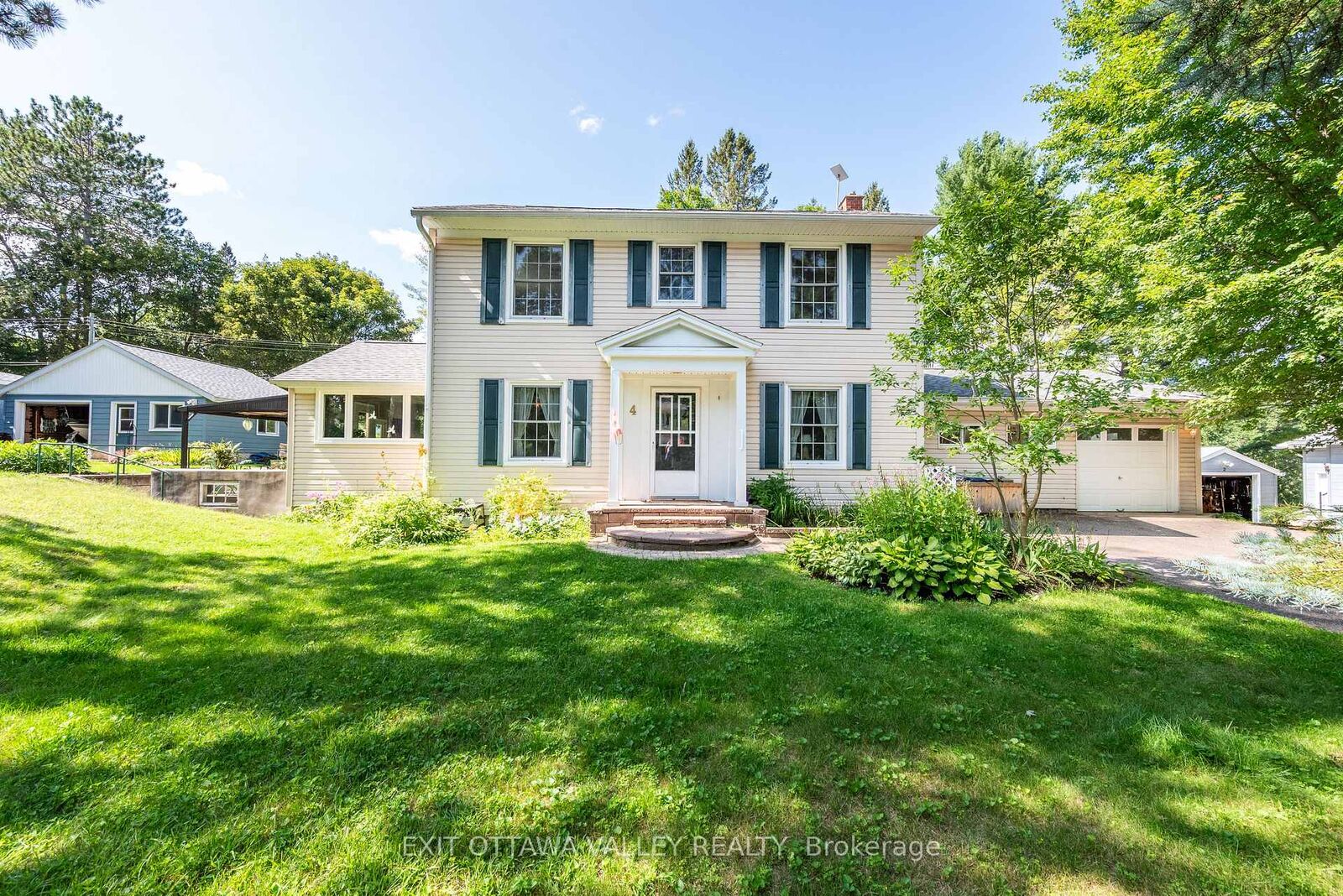 Property Photo: 4 Macdonald Street ON K0J 1P0