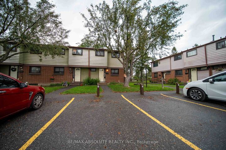 Property Photo: 16 A Knollsbrook Drive ON K2J 1K8