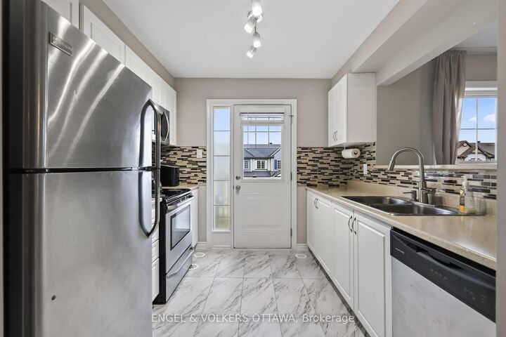 Property Photo:  380 Sweet Grass Circle  ON K2J 5W9 