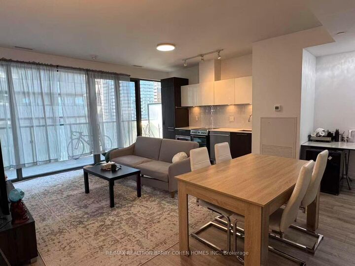 50 Charles Street E 3407 — photo 1