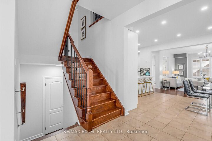 Property Photo: 43 Pearl Lake Road ON L6B 0X3
