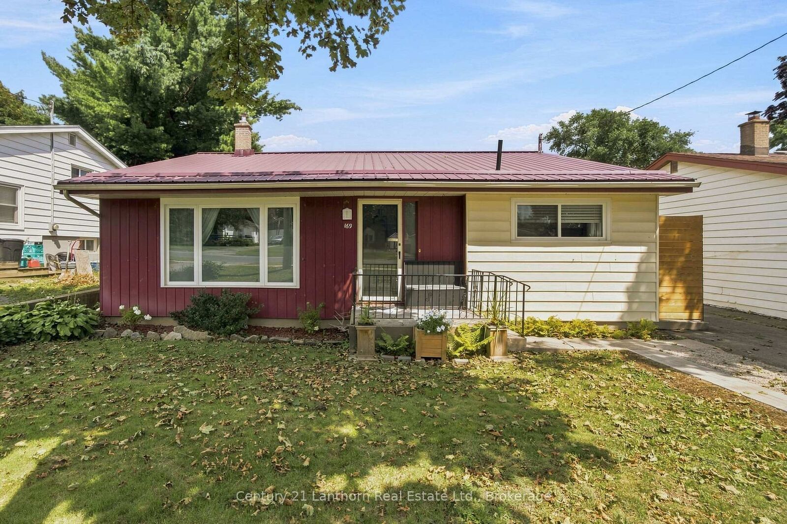Property Photo:  169 Farley Avenue  ON K8N 4L3 