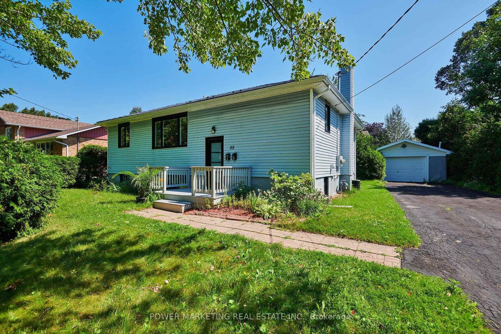 Property Photo:  35 Tauvette Street A  ON K1B 3A1 