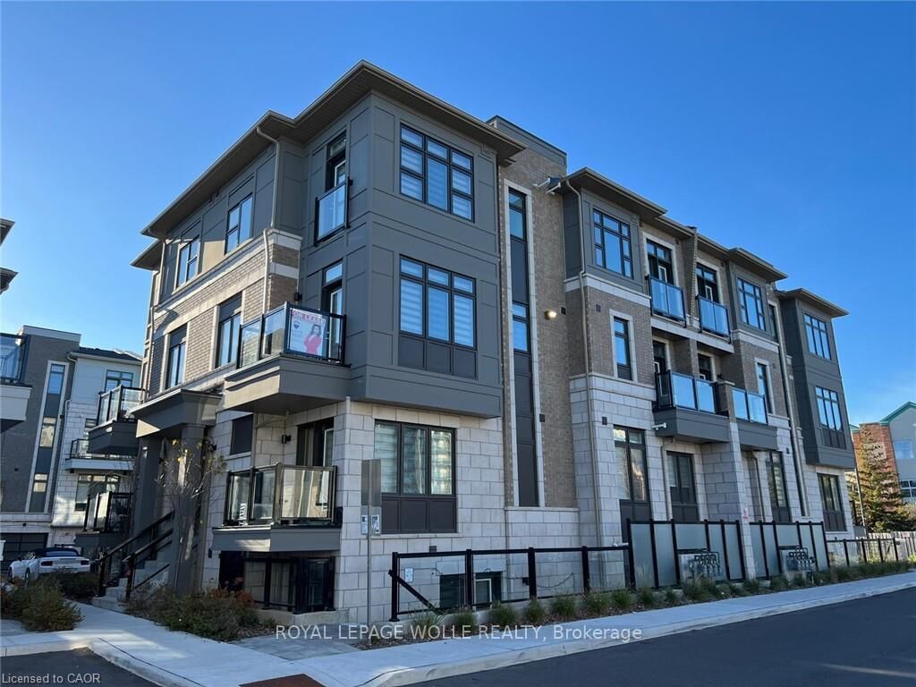 Property Photo:  10 Halliford Place 32  ON L6P 4R1 
