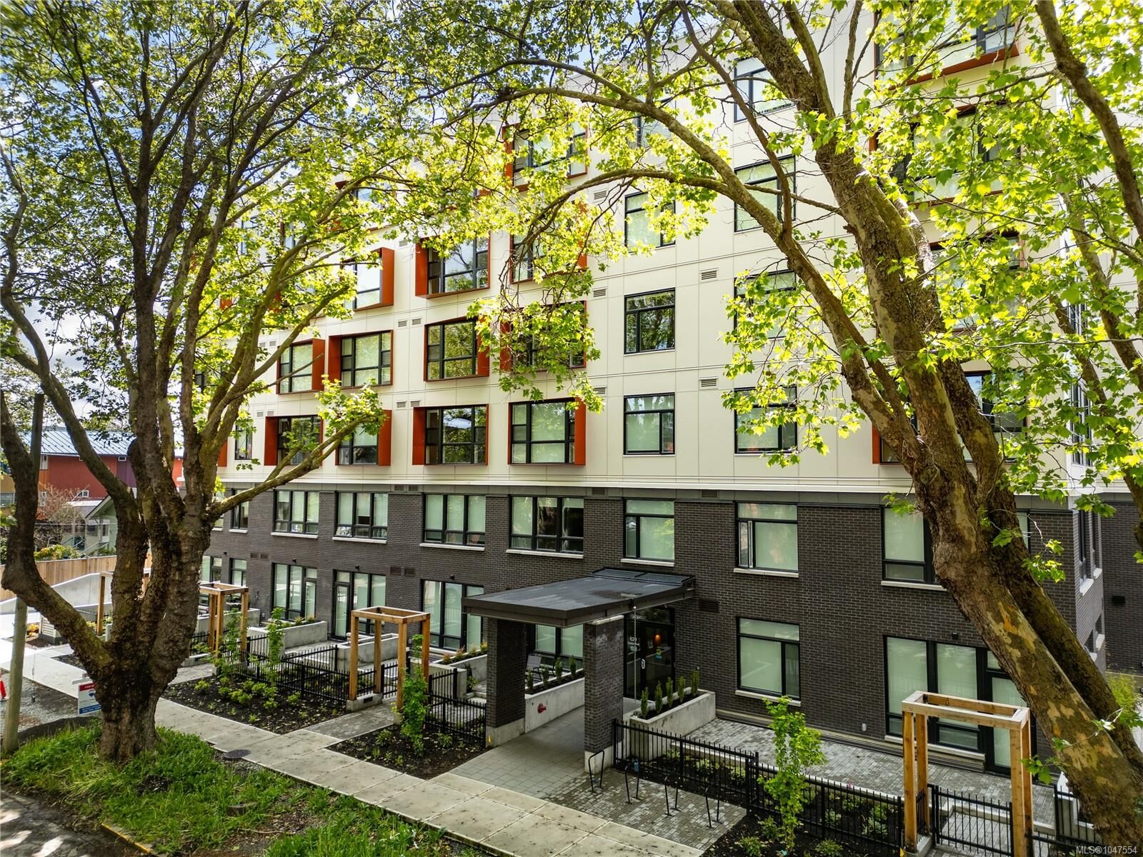 Property Photo:  629 Speed Ave #204  BC V8Z 1A5 