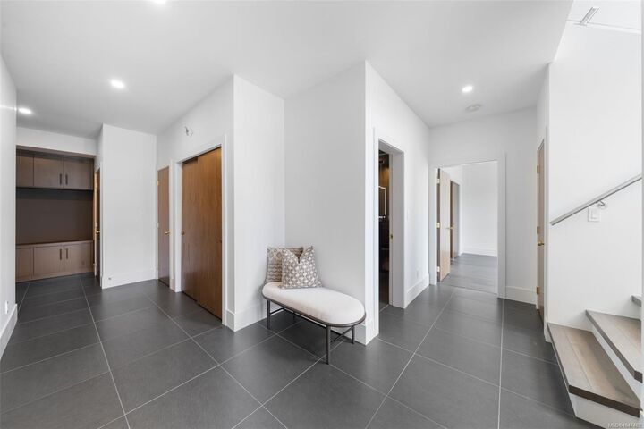 Property Photo: 1221 Viewtop Rd BC V9L 0H7