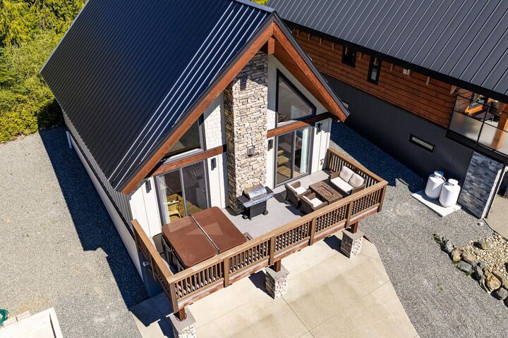 Property Photo: 880 Cruikshank Ridge BC V9J 1L0