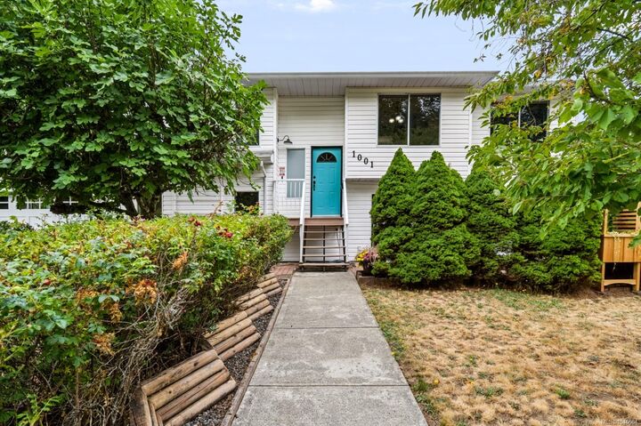 Property Photo:  1001 Timberwood Dr  BC V9R 6N9 