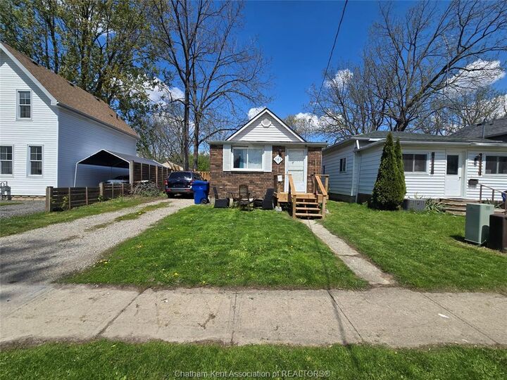Property Photo: 161 Wellington Street East ON N7M 3P2