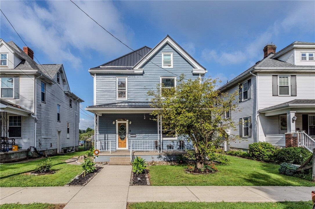 Property Photo:  1212 Vine St  PA 15425 