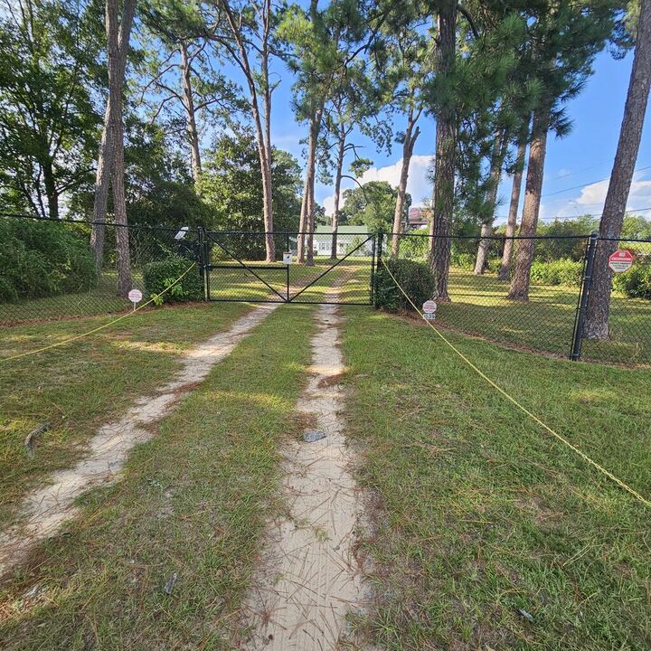 Property Photo:  1539 E Broad  GA 31705 